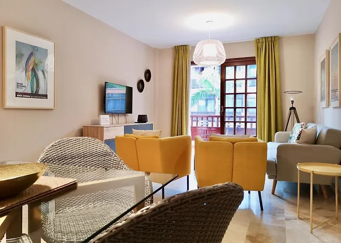 The Cute Puerto de la Cruz (Tenerife)